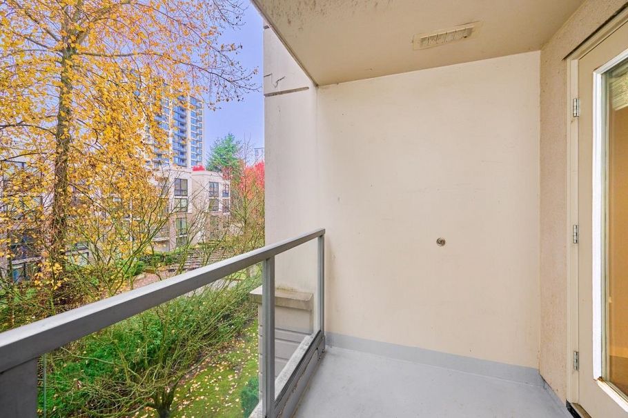 318 3638 Vanness Avenue Vancouver, BC - 18