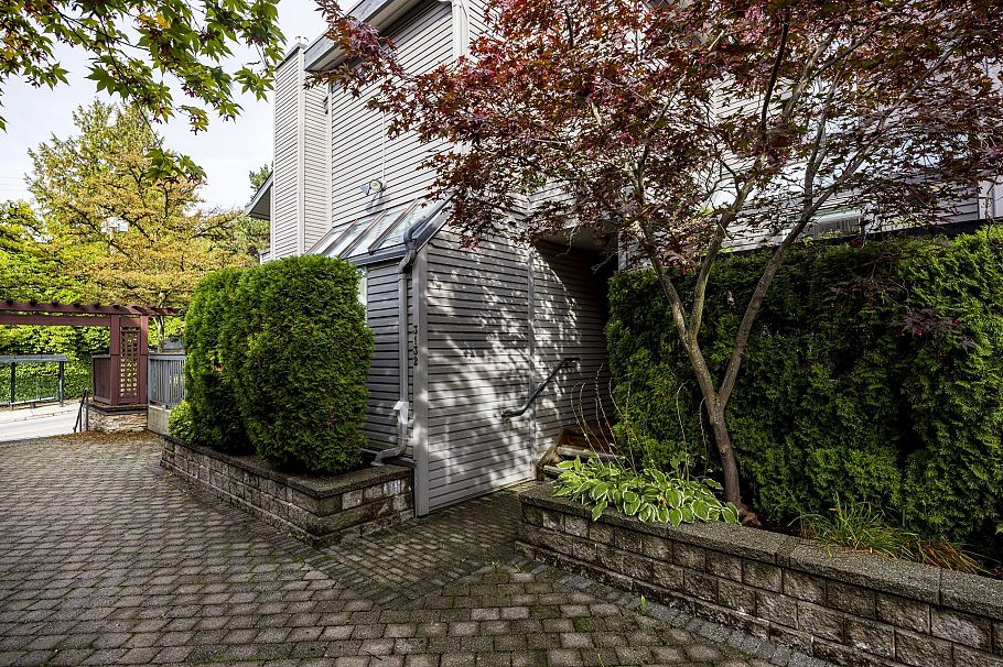 3132 Lonsdale Avenue North Vancouver, BC - 36
