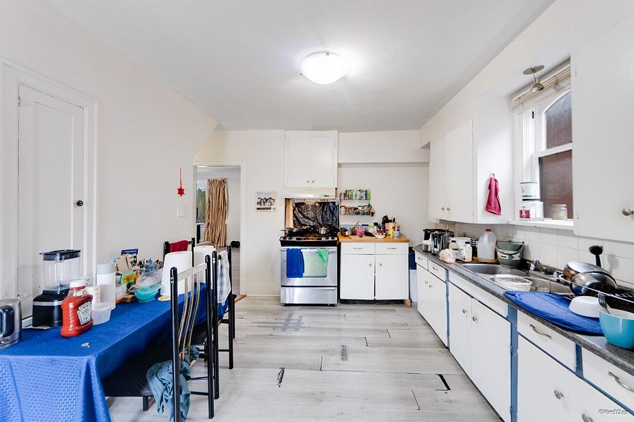 4358 Victoria Drive Vancouver, BC - 10