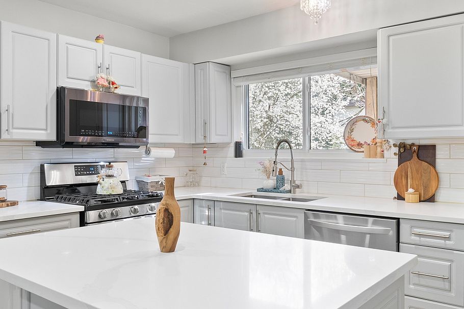 2333 Kirkstone Road North Vancouver, BC - 27