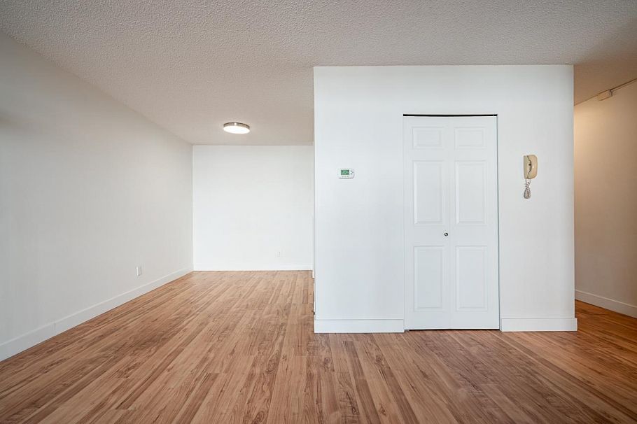 208 1550 Chesterfield Avenue North Vancouver, BC - 11