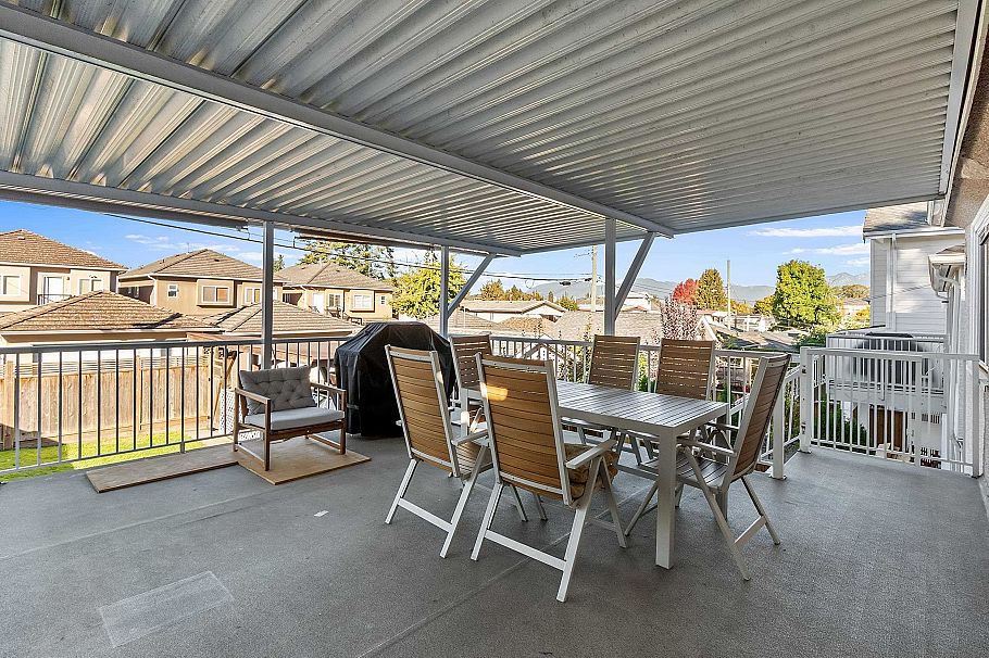 4833 Henry Street Vancouver, BC - 24