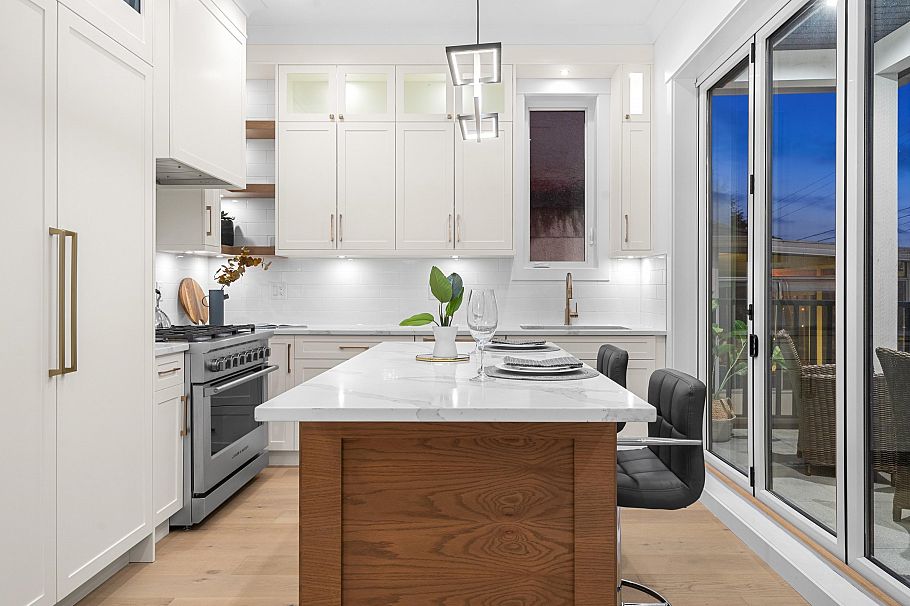 4990 Sherbrooke Street Vancouver, BC - 15