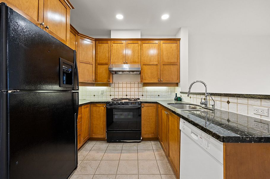 5406 Larch Street Vancouver, BC - 13