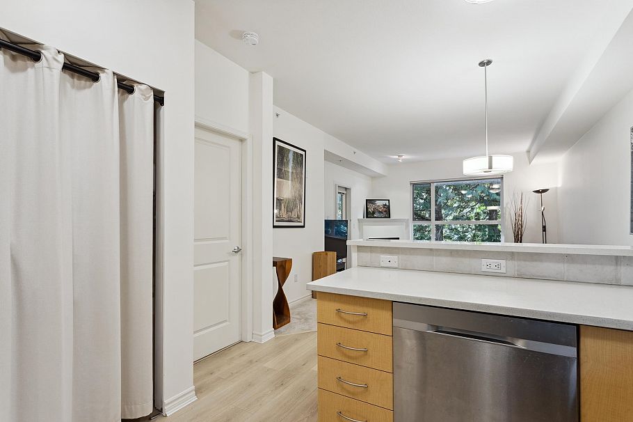 306 3151 Connaught Crescent North Vancouver, BC - 5