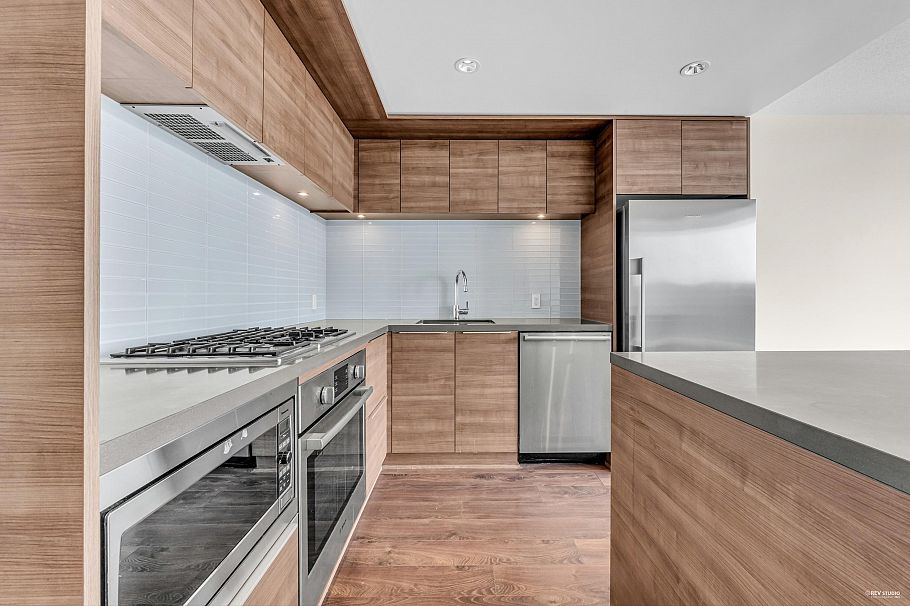 1005 1550 Fern Street North Vancouver, BC - 5