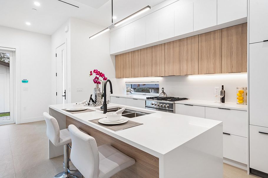 2140 E 20th Avenue Vancouver, BC - 11