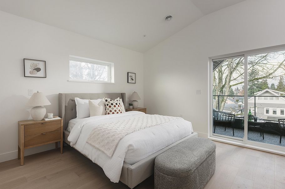 1 2130 E 2nd Avenue Vancouver, BC - 12