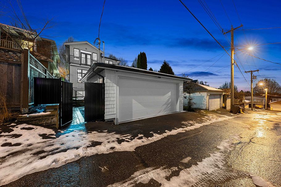 4990 Sherbrooke Street Vancouver, BC - 38