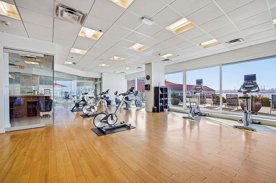 708 133 E Esplanade North Vancouver, BC - 24