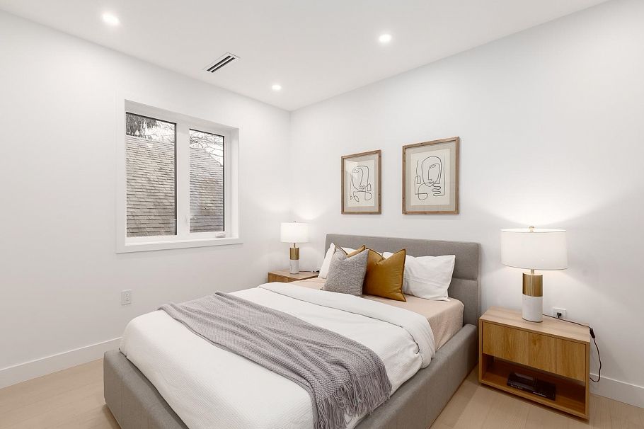 3 2976 W 13th Avenue Vancouver, BC - 13