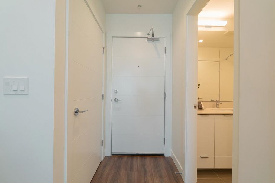 403 108 E 8th Street North Vancouver, BC - 33