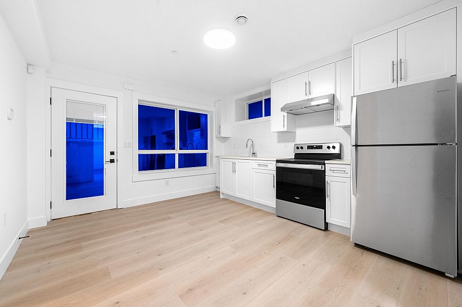 4990 Sherbrooke Street Vancouver, BC - 31