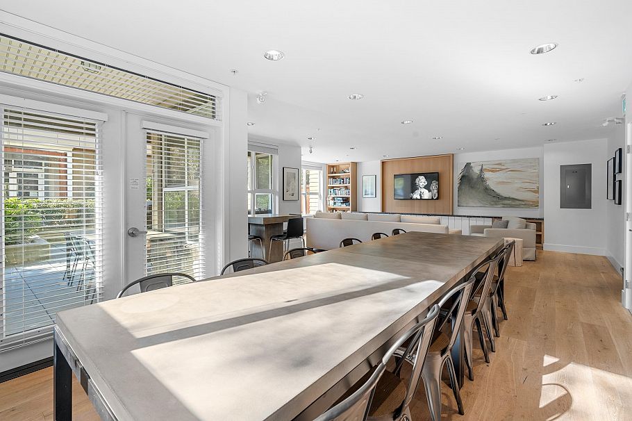 207 3205 Mountain Highway North Vancouver, BC - 25