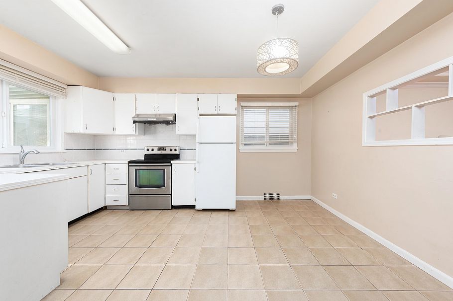 5556 Earles Street Vancouver, BC - 6