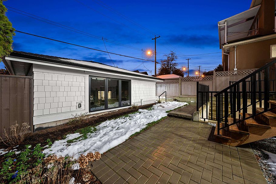 4990 Sherbrooke Street Vancouver, BC - 37