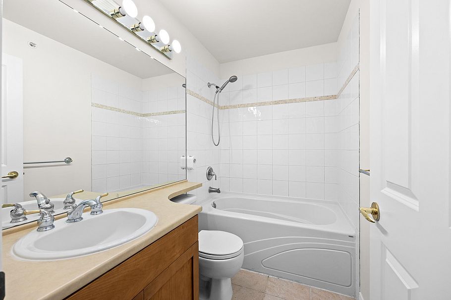 5406 Larch Street Vancouver, BC - 21