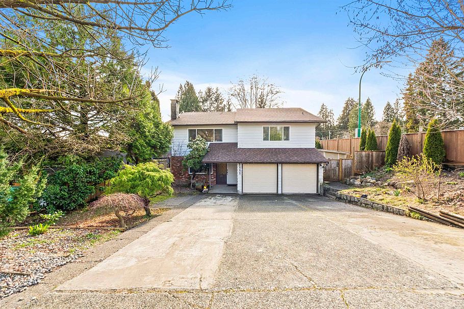 2333 Kirkstone Road North Vancouver, BC - 1