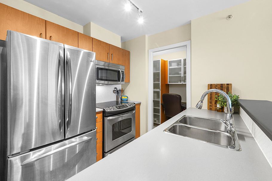 2107 1295 Richards Street Vancouver, BC - 8