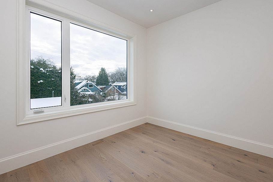 2382 E 5th Avenue Vancouver, BC - 11