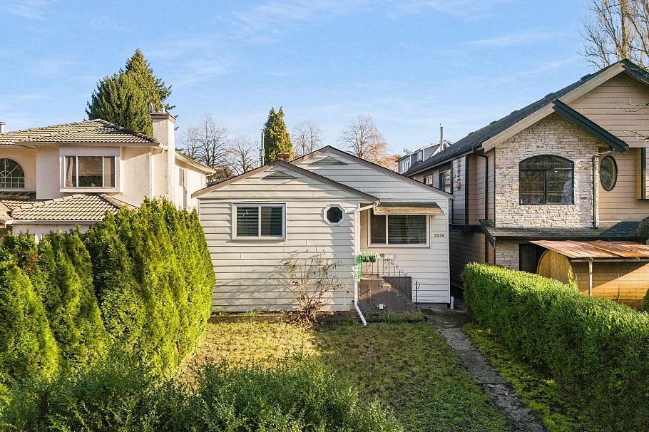 5556 Earles Street Vancouver, BC - 1