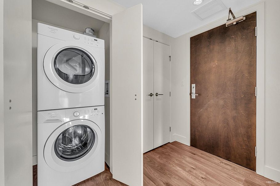 1005 1550 Fern Street North Vancouver, BC - 16