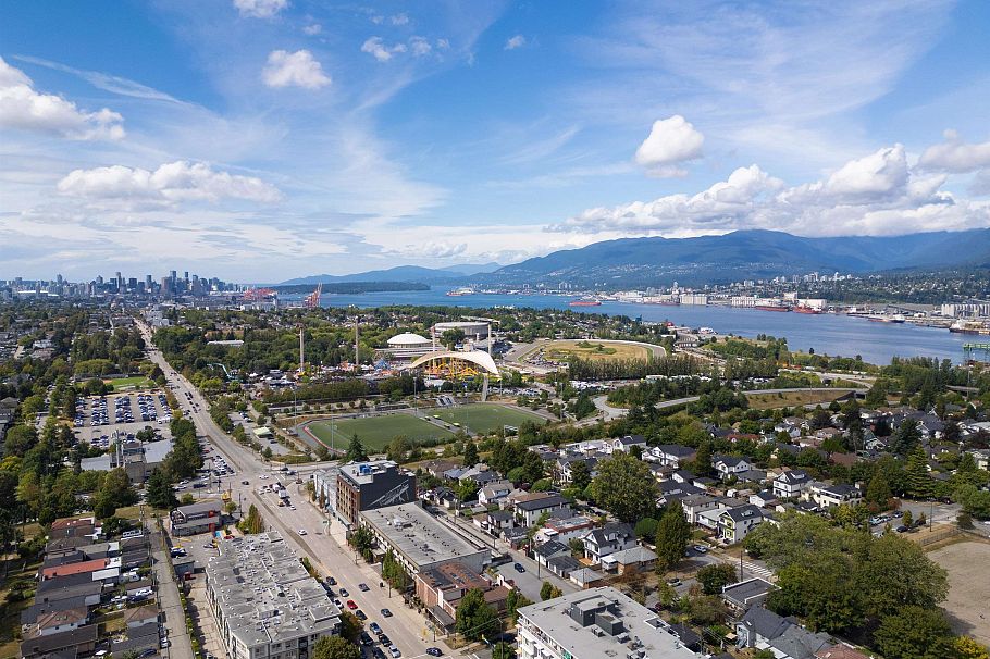 1 3466 Franklin Street Vancouver, BC - 29