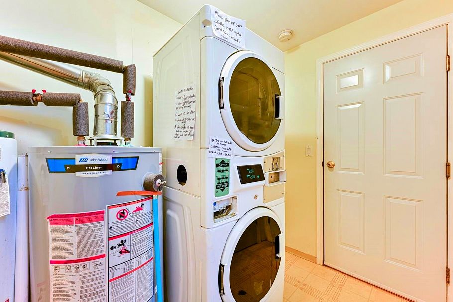 396 E 49th Avenue Vancouver, BC - 25