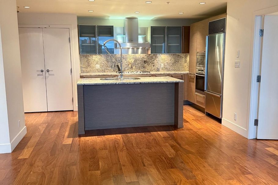 4005 1111 Alberni Street Vancouver, BC - 5