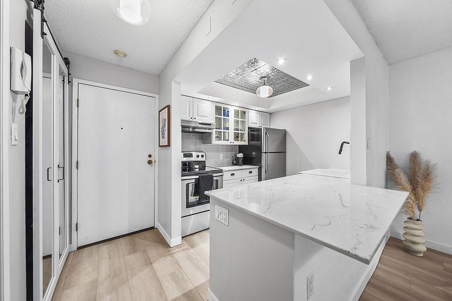 101 210 W 2nd Street North Vancouver, BC - 4