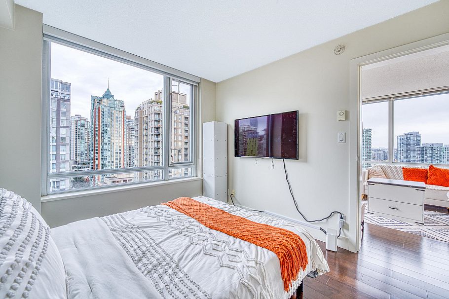 1807 1088 Richards Street Vancouver, BC - 10