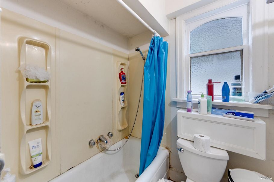 4358 Victoria Drive Vancouver, BC - 8