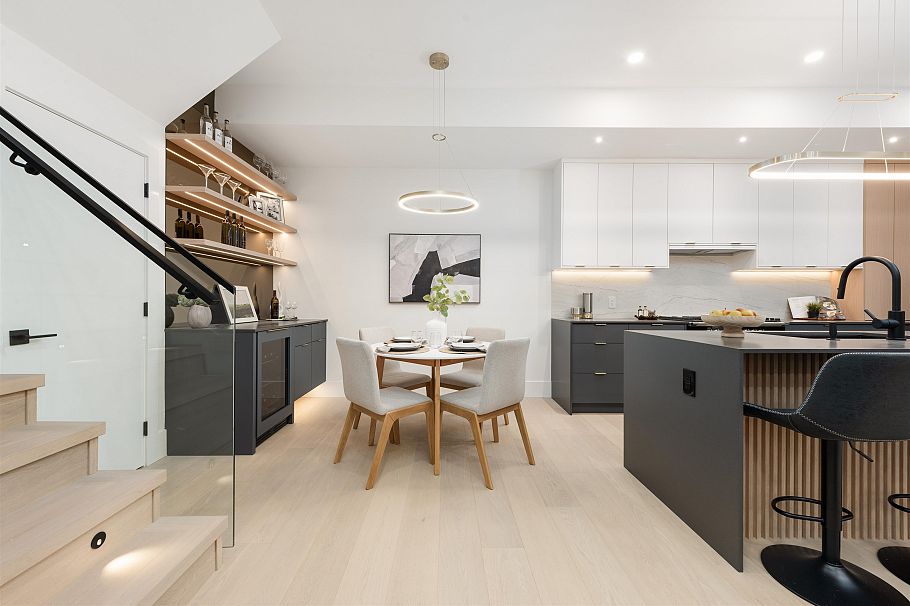 5 371 E 33rd Avenue Vancouver, BC - 4