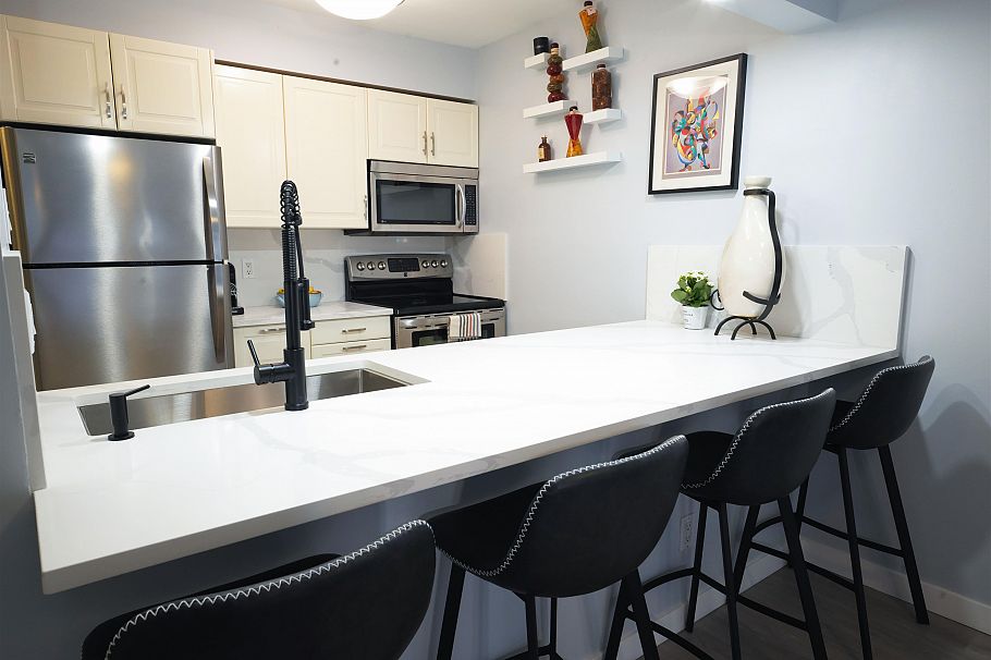 204 1550 Mariner Walk Vancouver, BC - 13