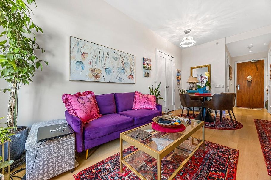 302 1616 Columbia Street Vancouver, BC - 4