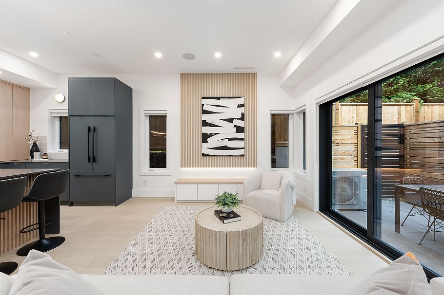 5 371 E 33rd Avenue Vancouver, BC - 3