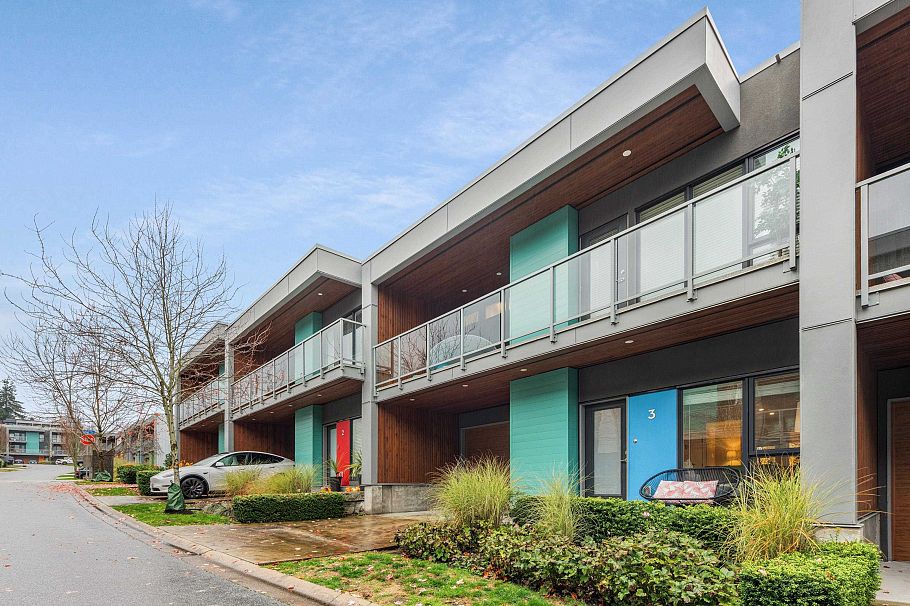 3 3595 Salal Drive North Vancouver, BC - 2