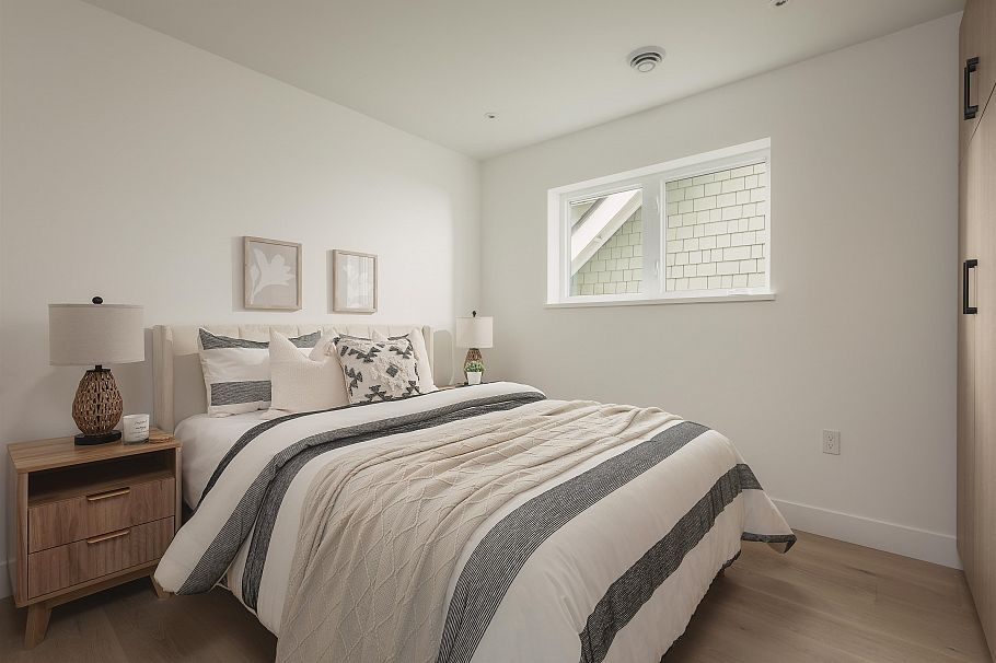 1 2130 E 2nd Avenue Vancouver, BC - 11