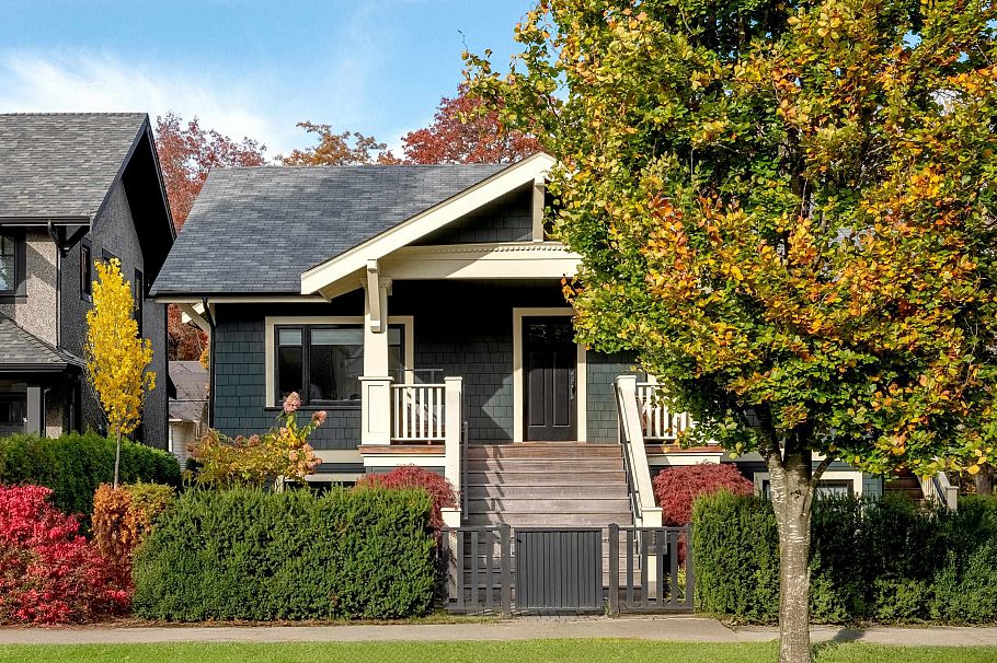 305 W 16th Avenue Vancouver, BC - 4