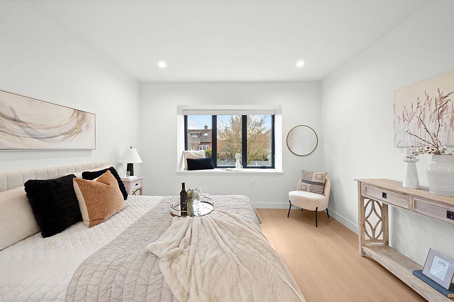 1 2247 Parker Street Vancouver, BC - 19