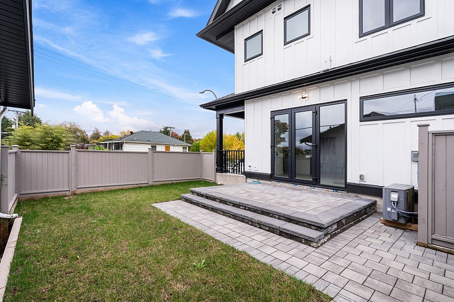 2140 E 20th Avenue Vancouver, BC - 32