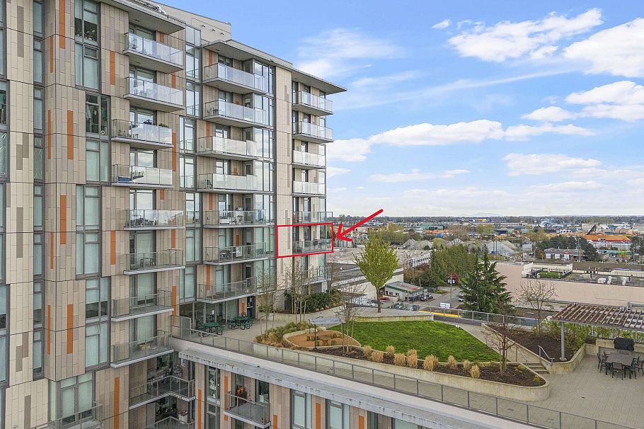 807 8181 Chester Street Vancouver, BC - 3