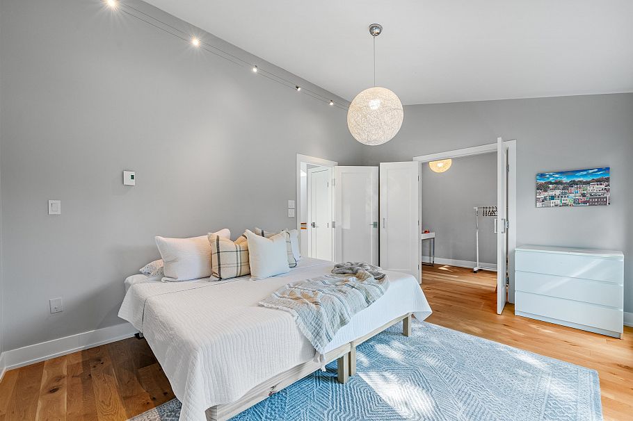 1866 W 15th Avenue Vancouver, BC - 17