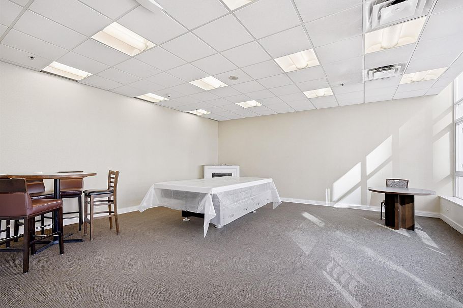 708 133 E Esplanade North Vancouver, BC - 27