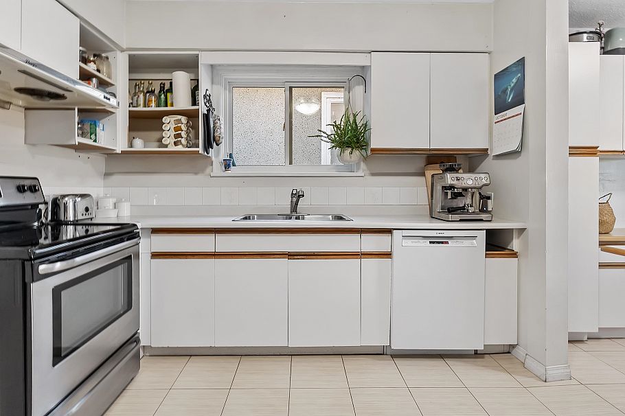 4833 Henry Street Vancouver, BC - 17