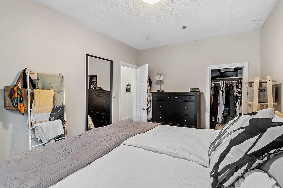 4833 Henry Street Vancouver, BC - 12