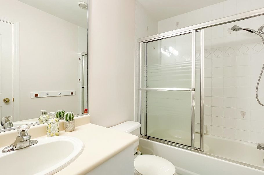 2056 Scarboro Avenue Vancouver, BC - 27