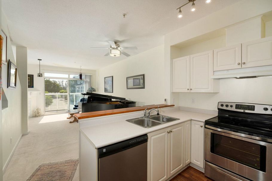 3058 E Kent Avenue South Vancouver, BC - 6