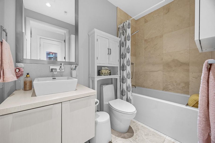 302 1616 Columbia Street Vancouver, BC - 14