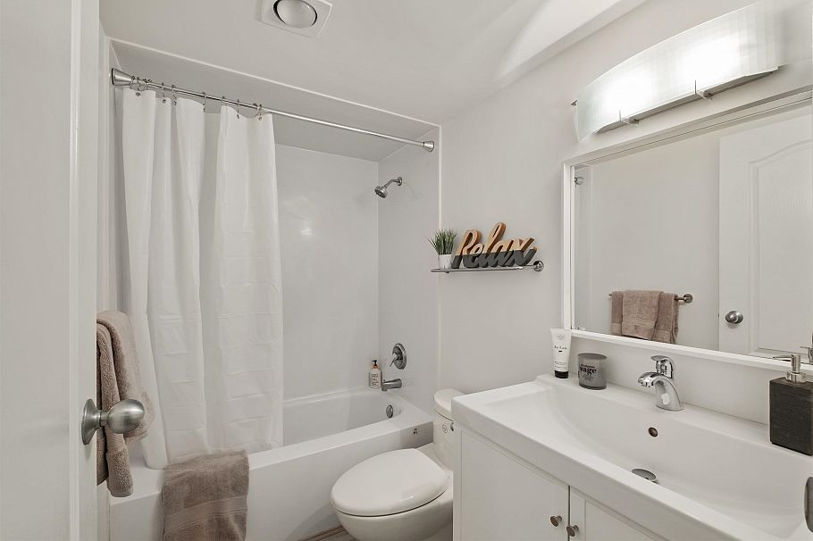 201 2012 Fullerton Avenue North Vancouver, BC - 9